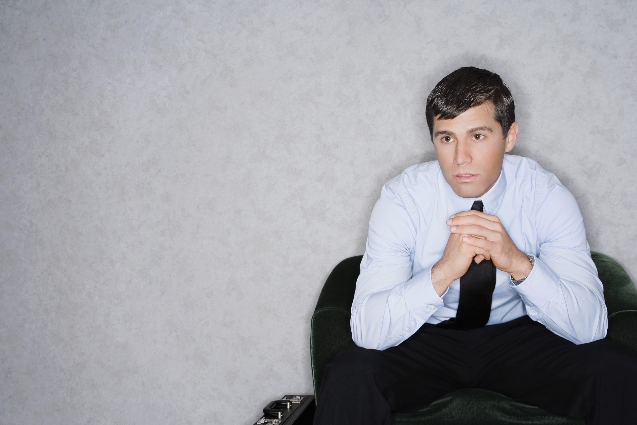 Aberdeen Advisors M&A: business man waiting for meeting